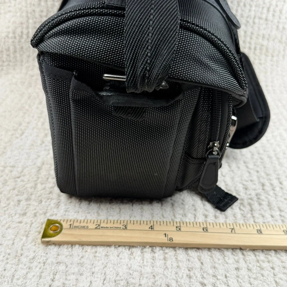 Nikon Camera Case 17001 Black Ballistic Nylon Padded Shoulder Bag DSLR Accessory